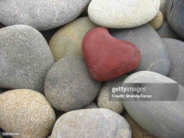 valentines day - love on the rocks stock pictures, royalty-free photos & images