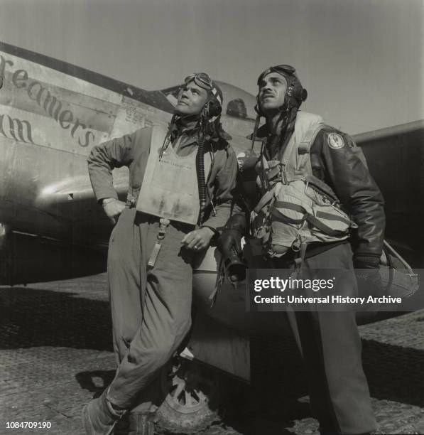Tuskegee Airmen, Col Benjamin O Davis, Commanding Officer, 332nd Fighter Group, Class 42-C left, Edward C Gleed, Toni Frissell, March 1945.