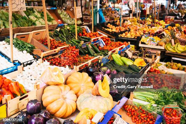 fruit and vegetables on a market stall in palermo - caseta fotografías e imágenes de stock