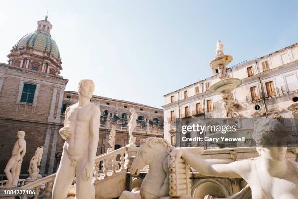 fontana pretoria statues in palermo - palermo stock pictures, royalty-free photos & images