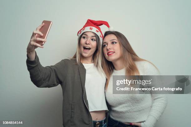 christmas selfie - carta papa noel photos et images de collection