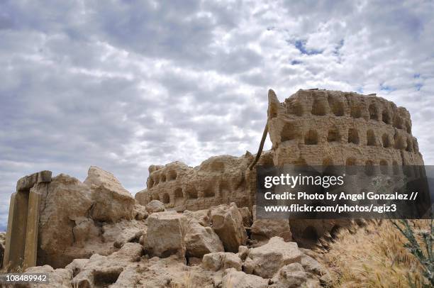 palomar en ruinas / dovecot ruins - en ruinas stock pictures, royalty-free photos & images