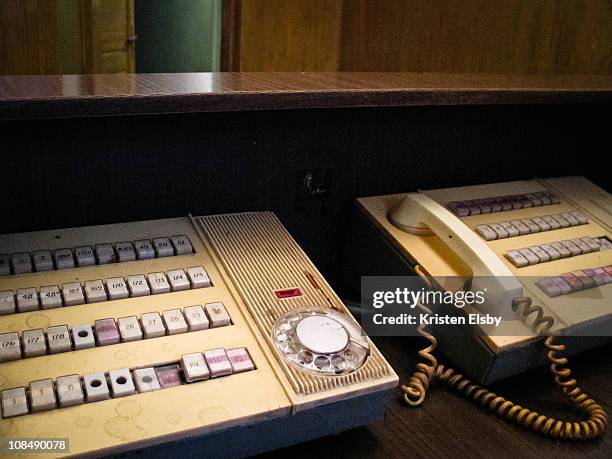 telephone switchboard - quadro de ligação telefónica imagens e fotografias de stock