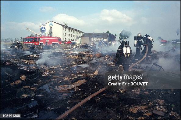 Air France Concorde jet crashes near Paris in Gonesse, France on July ...