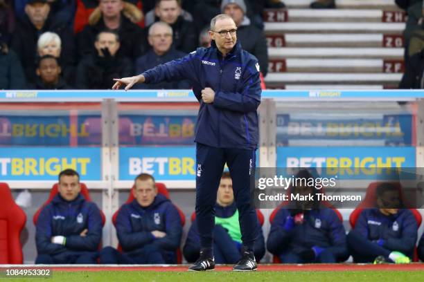Martin O'Neill manager of Nottingham Forest looks on from the touchline during the the Sky Bet Championship match between Nottingham Forest and...