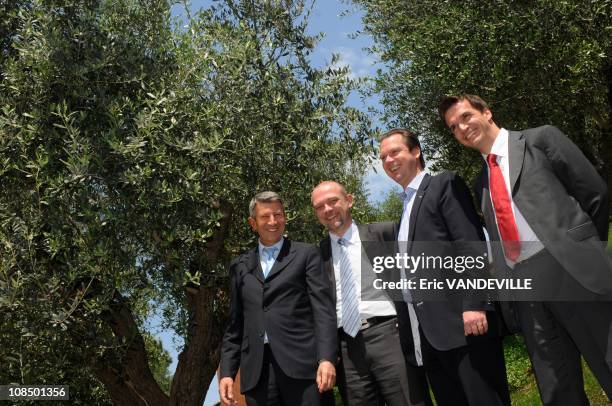 . French Philippe de Villiers, french Frederic Nihous , french candidate Jerome Riviere and French candidate Christophe Beaudouin . Over a thousand...