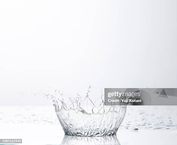 水しぶき - water spray stock-fotos und bilder