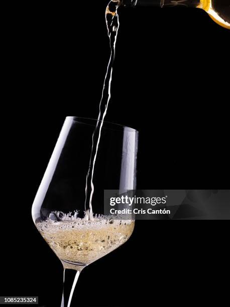 Springield Wines Pouring 2,851 Pouring Champagne Into Glass Stock Photos, High-Res Pictures, and ...