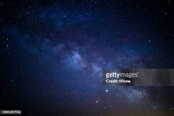 milky way - sky stars imagens e fotografias de stock