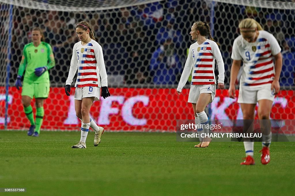 FBL-WOMEN-FRIENDLY-FRANCE-USA