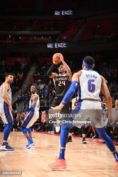 Buddy Hield of the Sacramento Kings shoots a three pointer to win the game against the Detroit Pistons on January 19, 2019 at Little Caesars Arena in...