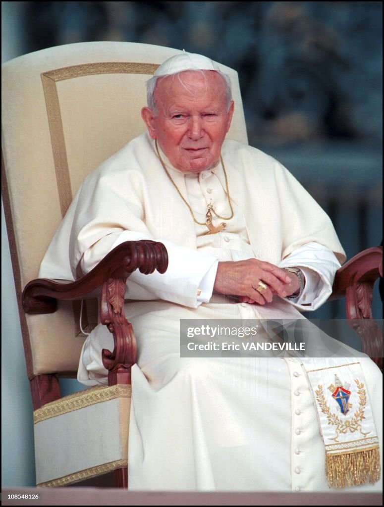 Pope John Paul II during an audience in Saint Peter's square in Rome, Italy on October 08th, 2001.
