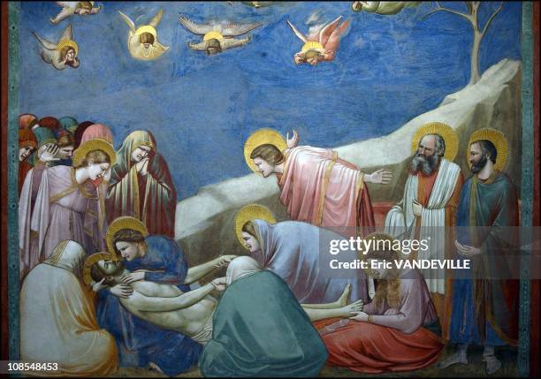 900m2 of paintings representing the life of Jesus, Mary and the Last Judgment, finished in 1305 this is the Giotto's masterpiece inauguration on...