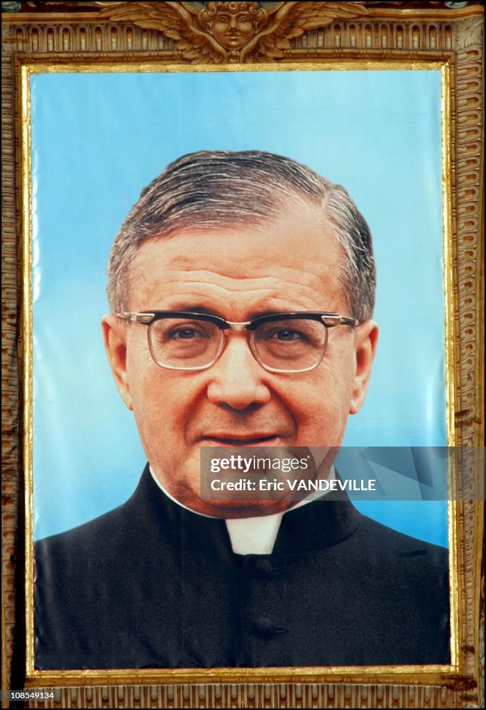Pope John Paul II canonizes Opus Dei founder Jose Maria Escriva de Balaguer before one of the biggest crowds ever to flood the Vatican in Rome, Italy on October 6th, 2002.