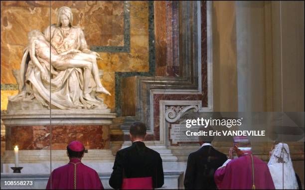 The famous Michelangelo's Pieta in Rome, Italy on March 27th, 2003.. On official visit to Rome, Grand Duke Henri of Luxembourg, Grand Duchess Maria...