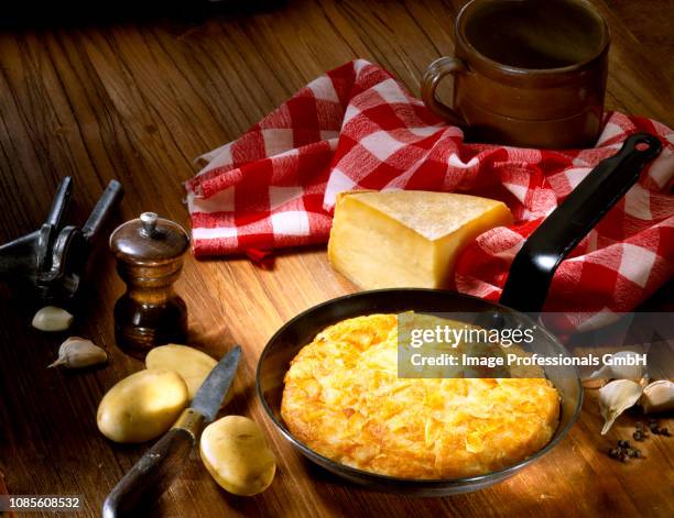 truffade - auvergne stock pictures, royalty-free photos & images