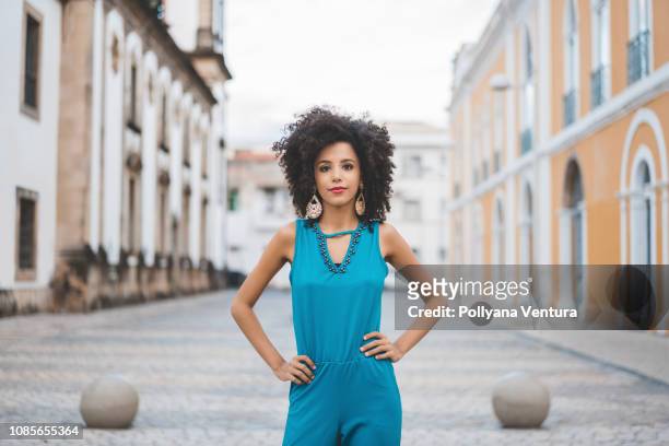 巴西非洲模式��在城市 - brazilian female models 個照片及圖片檔