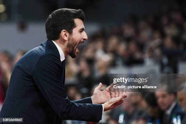 January 2019, Bavaria, Bamberg: Basketball: BBL Cup, Brose Bamberg - Telekom Baskets Bonn, semi-final: Bamberg's coach Federico Perego gesticulates...