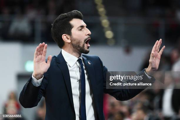 January 2019, Bavaria, Bamberg: Basketball: BBL Cup, Brose Bamberg - Telekom Baskets Bonn, semi-final: Bamberg's coach Federico Perego gesticulates...