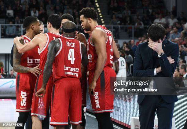 January 2019, Bavaria, Bamberg: Basketball: BBL Cup, Brose Bamberg - Telekom Baskets Bonn, semi-final: Shortly before the end of the game, Bamberg...