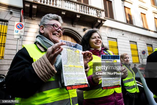 First meeting of Gilet Gialli in Milan, Italy, on 21 January 2019 in front of the Italian headquarter of Goldman Sachs. Few people gatherings and...