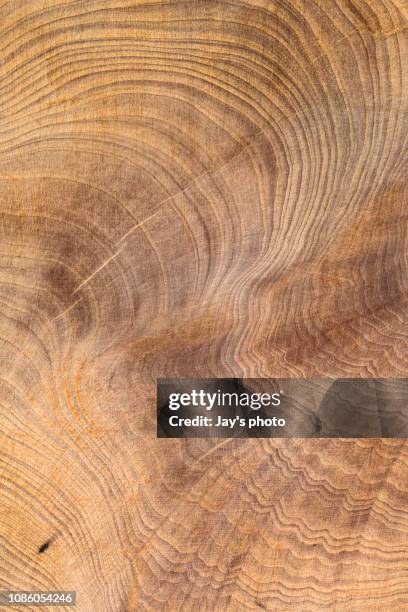 overhead view of old dark brown wood - holz-textur stock-fotos und bilder