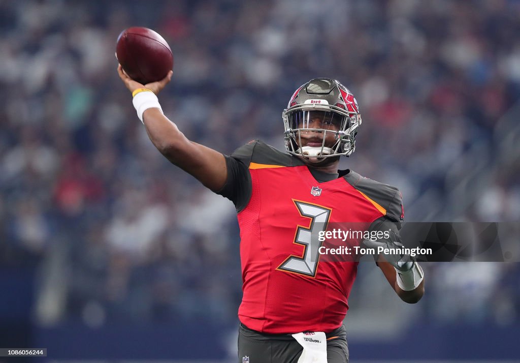 Tampa Bay Buccaneers v Dallas Cowboys