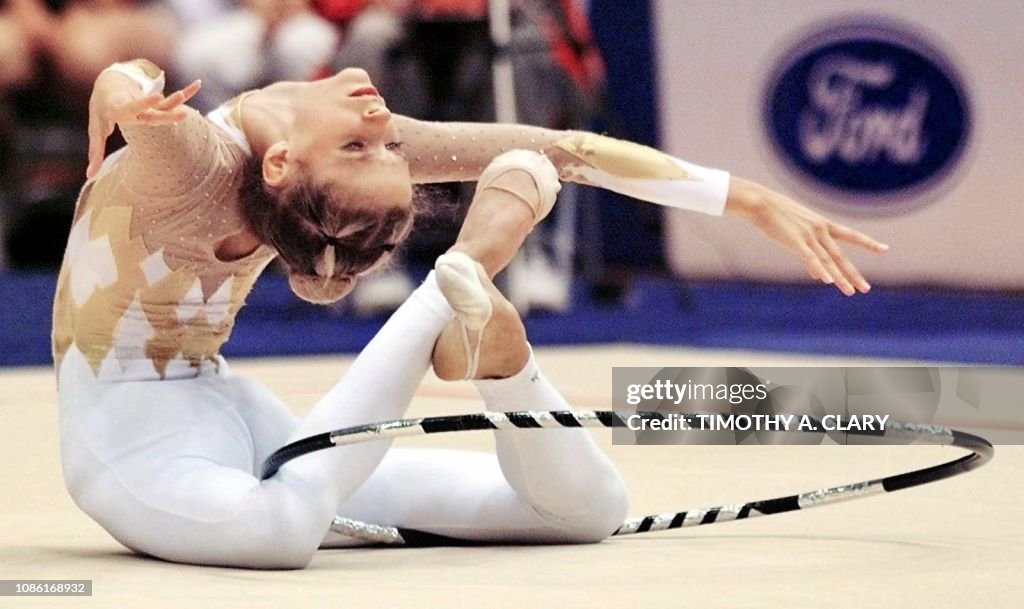 PANAM-GYM-CANADA-LIVINGSTON 02