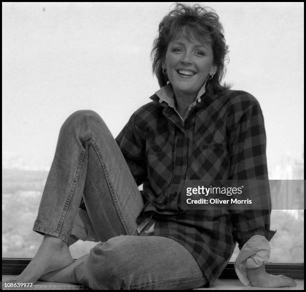 Portrait of American actress Bonnie Bedelia smiling, while posing in Manhattan, New York, mid 1980s. Photo by Oliver Morris/Getty Images)