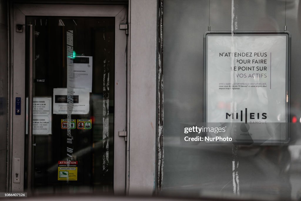 Criminals Entered A Bank In Paris