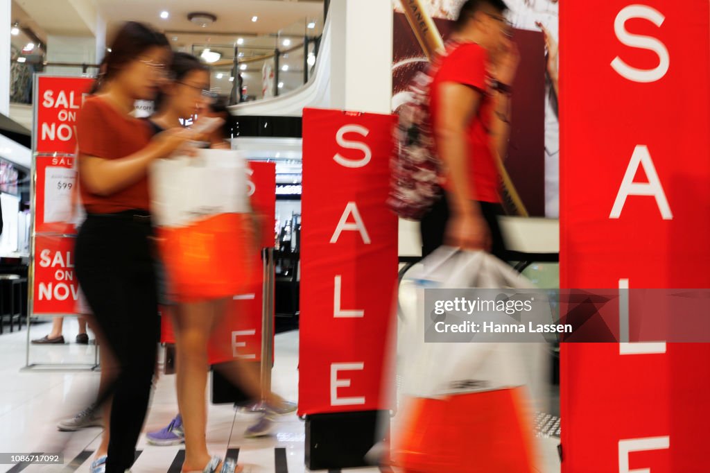 Bargain Hunters Flock To Boxing Day Sales In Sydney