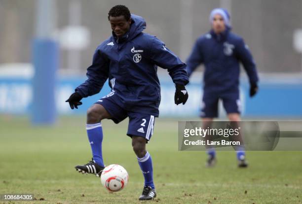 Anthony Annan runs with the ball during a FC Schalke 04 training session at Schalke 04 training ground on February 1, 2011 in Gelsenkirchen, Germany.
