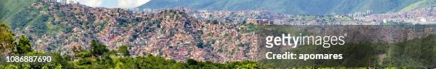 shanty chaos and poverty in a latin america - caracas stock pictures, royalty-free photos & images