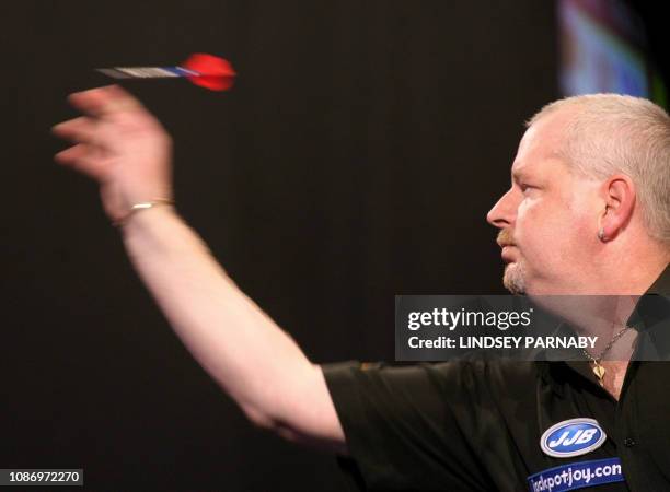 Tic Bridge 14 Robert Thornton Darts Player Photos & High Res Pictures - Getty Images