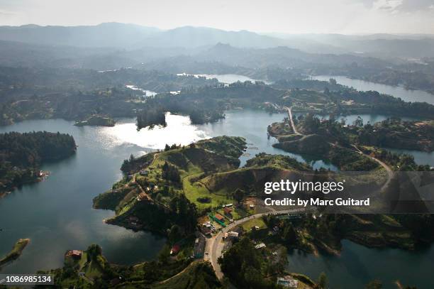 laguna de guatape, colombia - guatapé stock-fotos und bilder