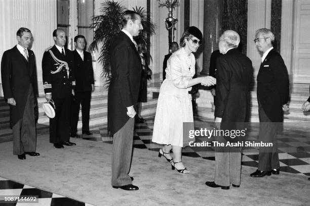 Argentine President Jorge Rafael Videla and his wife Alicia Hartridge greet Emperor Hirohito prior to the welcome ceremony at the Akasaka State Guest...