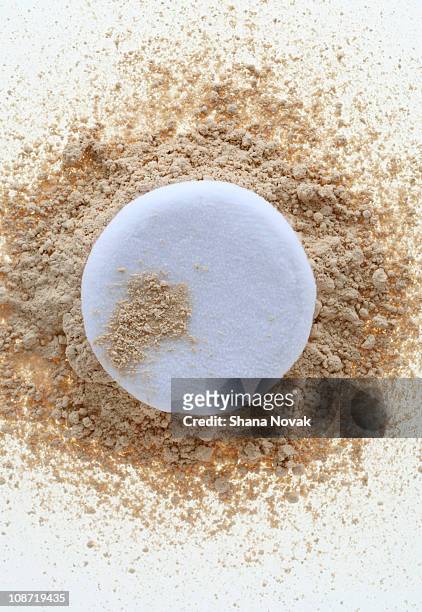 pressed powder foundation with sponge - powder puff stock pictures, royalty-free photos & images