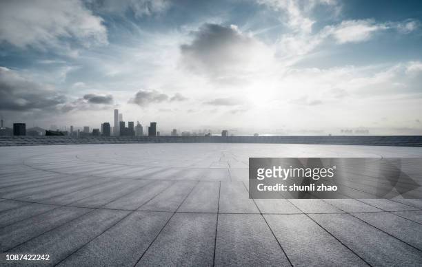 urban skyline platform - high dynamic range imaging stockfoto's en -beelden