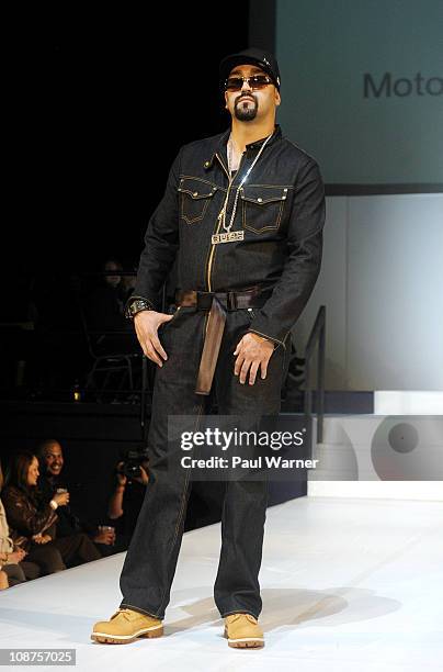 Huxho Rapper Poster 40 Hush (Rapper) Stock Photos, High-Res Pictures, and Images - Getty Images