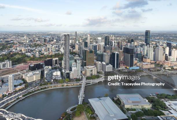 brisbane cbd and cultural precinct  - an aerial shot taken from a helicopter i - hospital brisbane foto e immagini stock