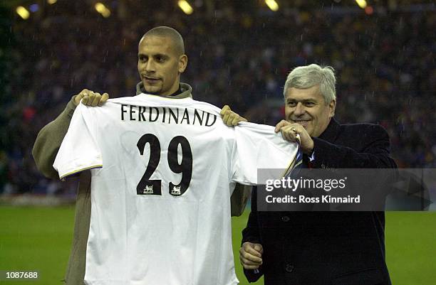 Record signing Rio Ferdinand of Leeds United with Peter Ridsdale before the FA Carling Premiership match between Leeds United and Arsenal at Elland...