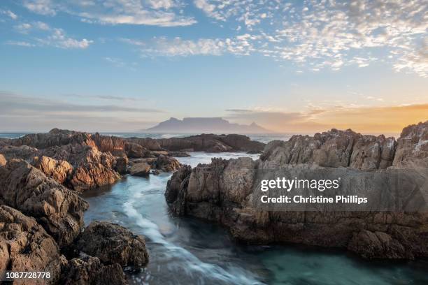 table mountain, cape town south africa as seen from table view - cape peninsula bildbanksfoton och bilder