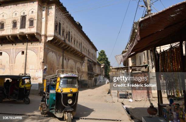 The city of Nawalgarh in the Shekhawati area in North Rajasthan. In 19th centuries, Marwari merchants constructed these grand havelis, richly...