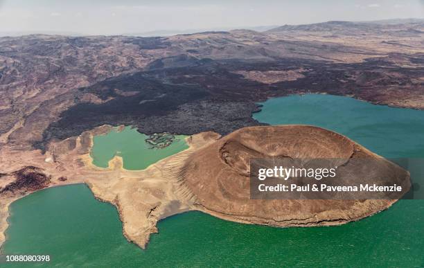 aerial view nabuyatom volcano - turkanameer stockfoto's en -beelden