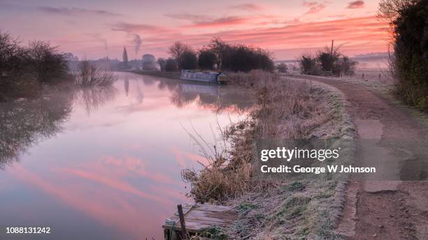 red dawn over ware ii - hertford hertfordshire fotografías e imágenes de stock