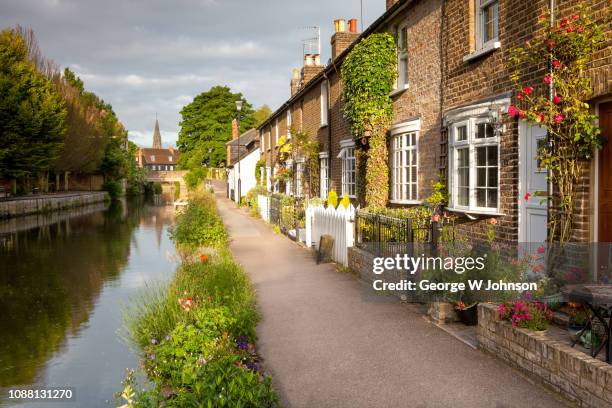 riverside walk - hertford hertfordshire fotografías e imágenes de stock