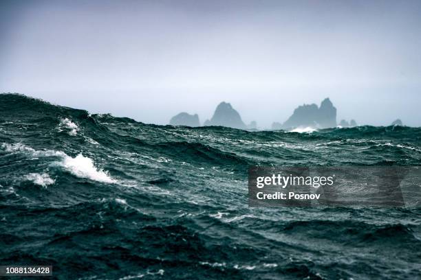 storm at south shetland islands - drake passage stock-fotos und bilder