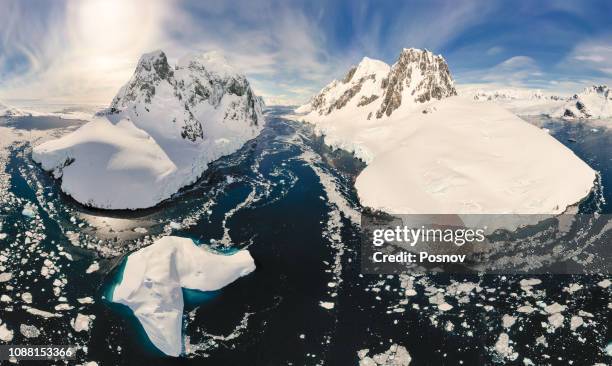 lemaire channel - antarctic ocean stock pictures, royalty-free photos & images