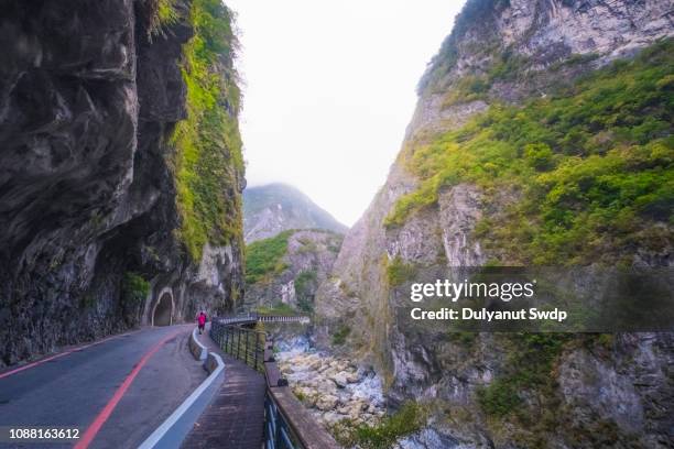 taroko national park in hualien, taiwan. - taroko gorge national park stock pictures, royalty-free photos & images