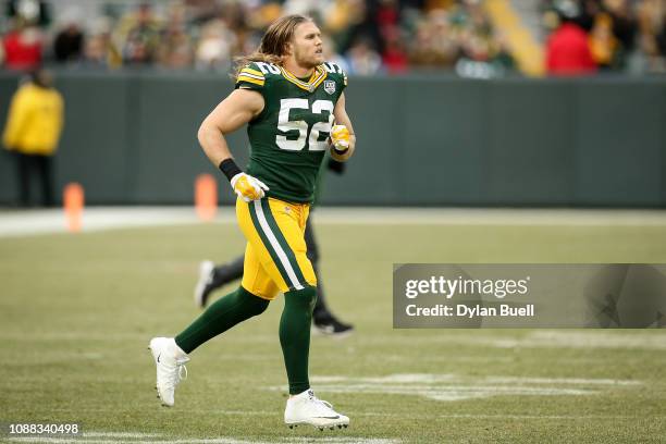 Clay Matthews of the Green Bay Packers jogs across the field after losing to the Detroit Lions 31-0 at Lambeau Field on December 30, 2018 in Green...